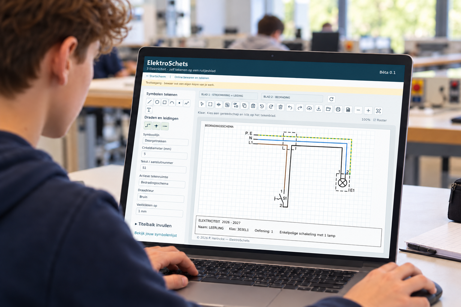 Illustratieve sfeerfoto van een leerling die met ElektroSchets werkt op een laptop